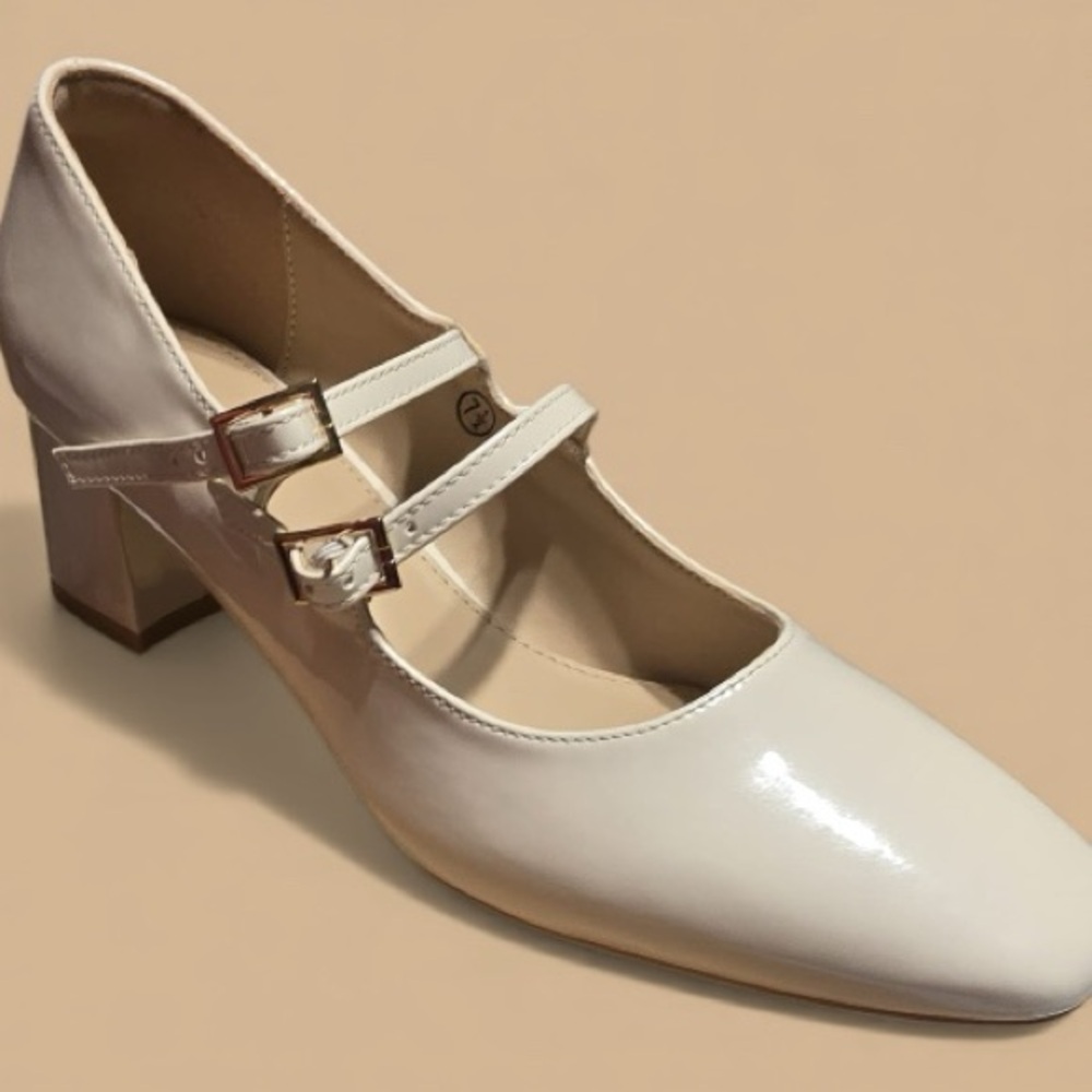NWT Elegant Cream Mary Jane Heels
